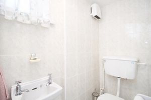 Downstairs W.C- click for photo gallery